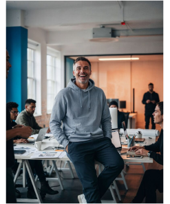 Alternative view of UM huppari Regular fit